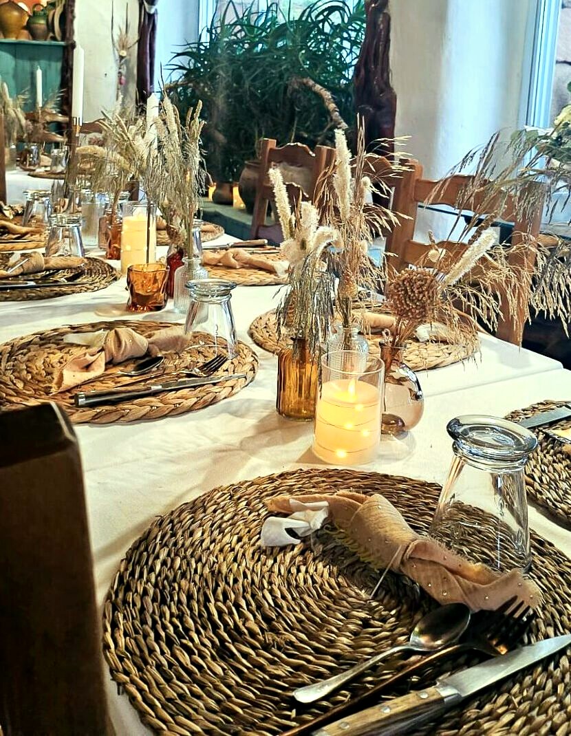 Dressage de table d'événement, épis de blé et sets tressés